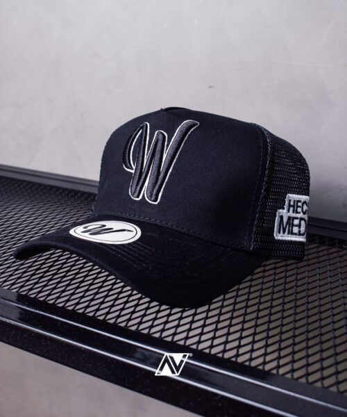 Gorra W